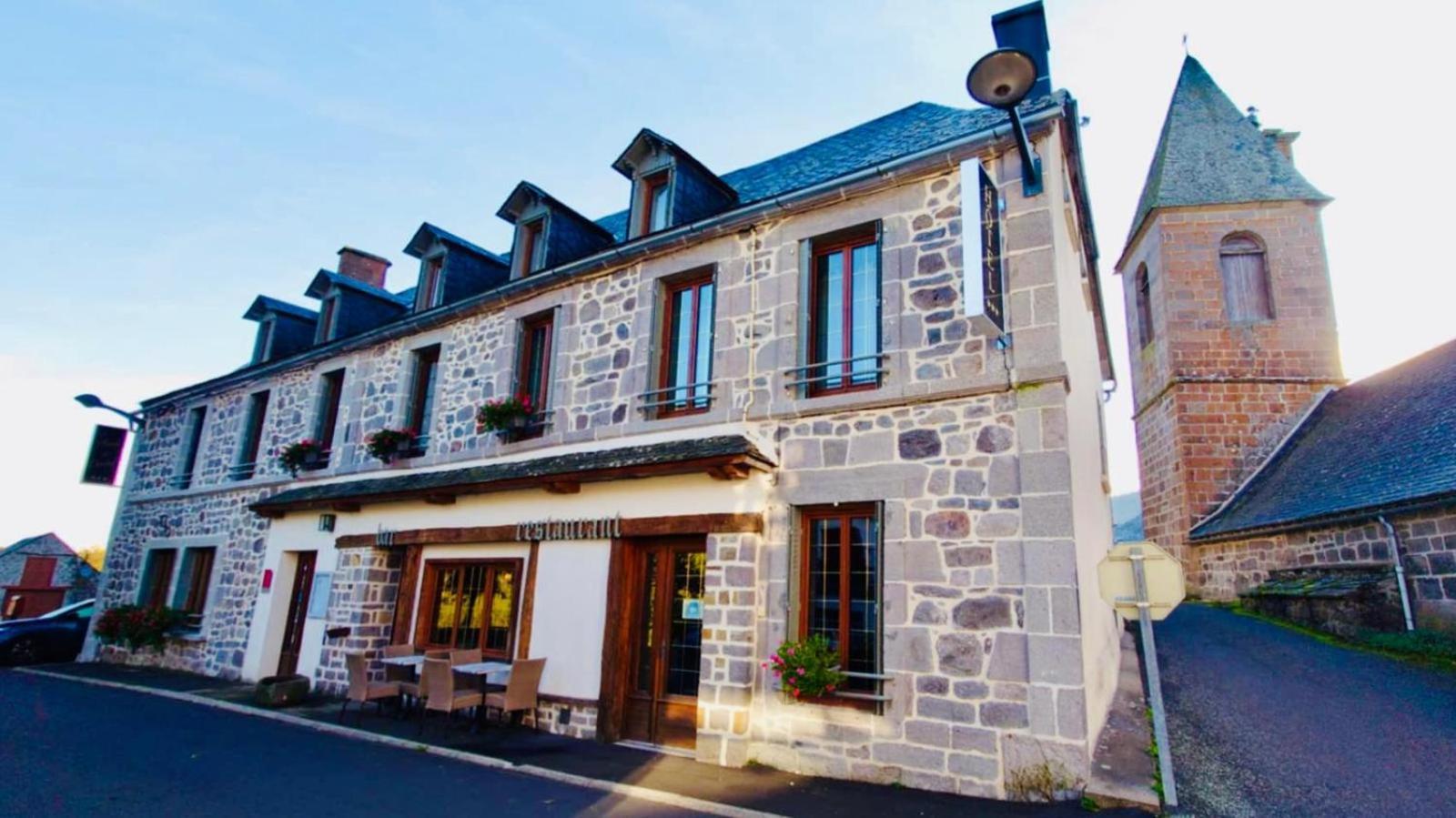 Hotel Restaurant Du Plomb Du Cantal Мюра Екстериор снимка