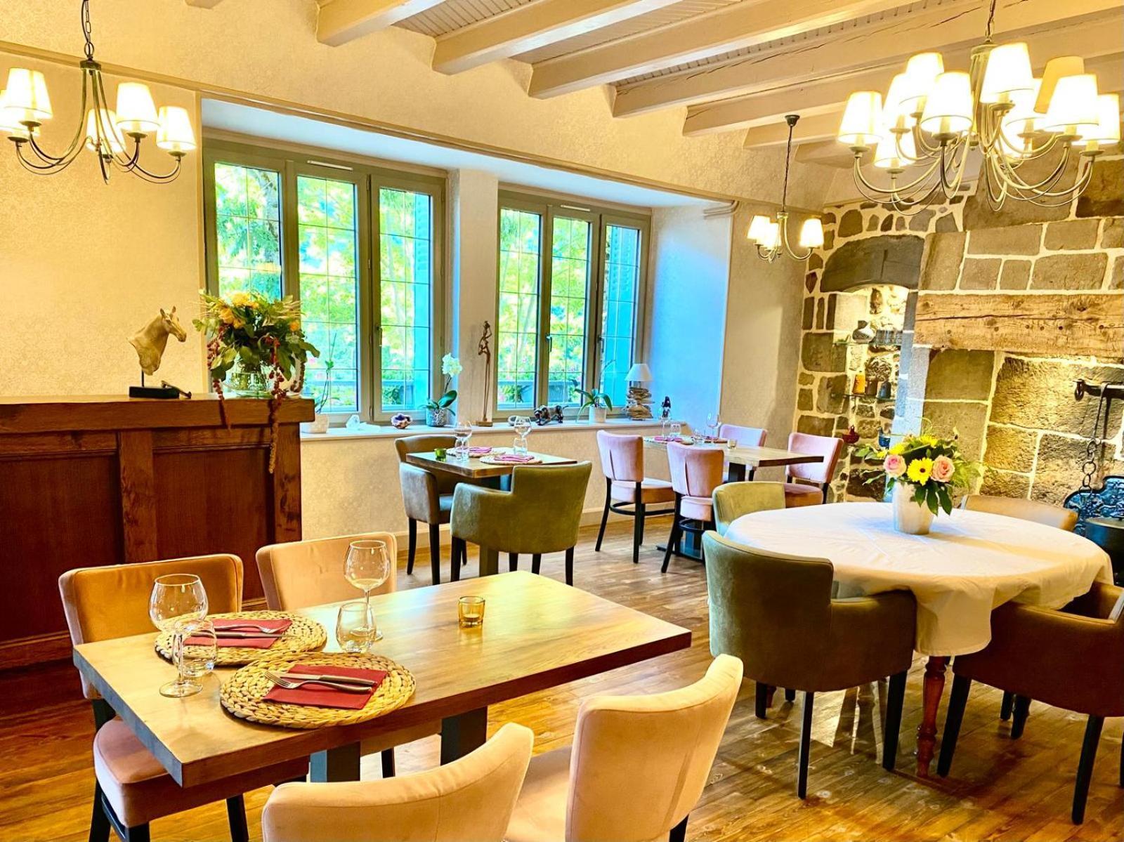 Hotel Restaurant Du Plomb Du Cantal Мюра Екстериор снимка