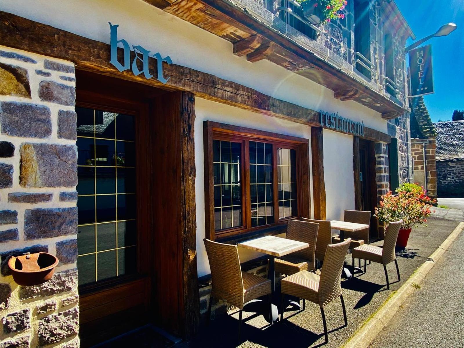Hotel Restaurant Du Plomb Du Cantal Мюра Екстериор снимка